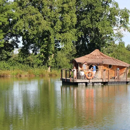 La Libaudiere Hebergements Insolites Et D Hotes 3* Pouzauges
