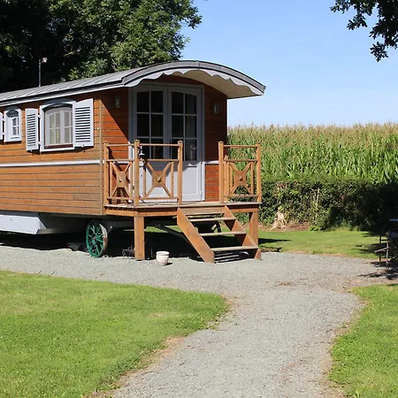La Libaudiere Hebergements Insolites Et D Hotes 3* Pouzauges