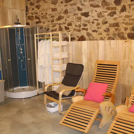 La Libaudiere Hebergements Insolites Et D Hotes 3* Pouzauges