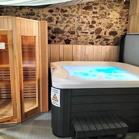 La Libaudiere Hebergements Insolites Et D Hotes Bed & Breakfast Pouzauges